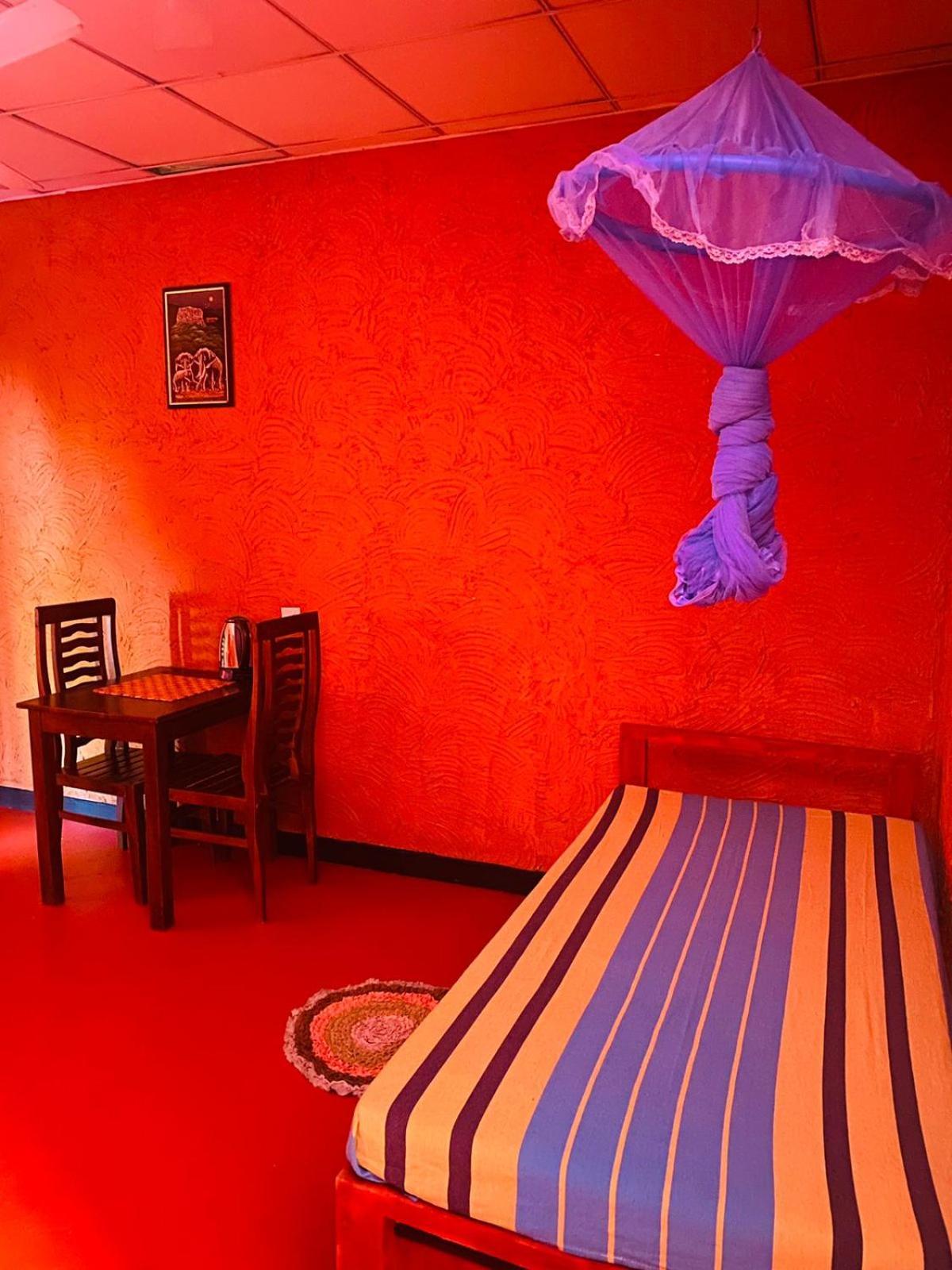 Hotel Hideaway Garage Дамбулла Екстер'єр фото